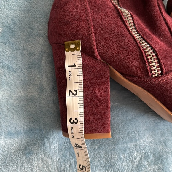 Very G Mid Calf Burgundy Suede Boots - Size 8 - Picture 8 of 9